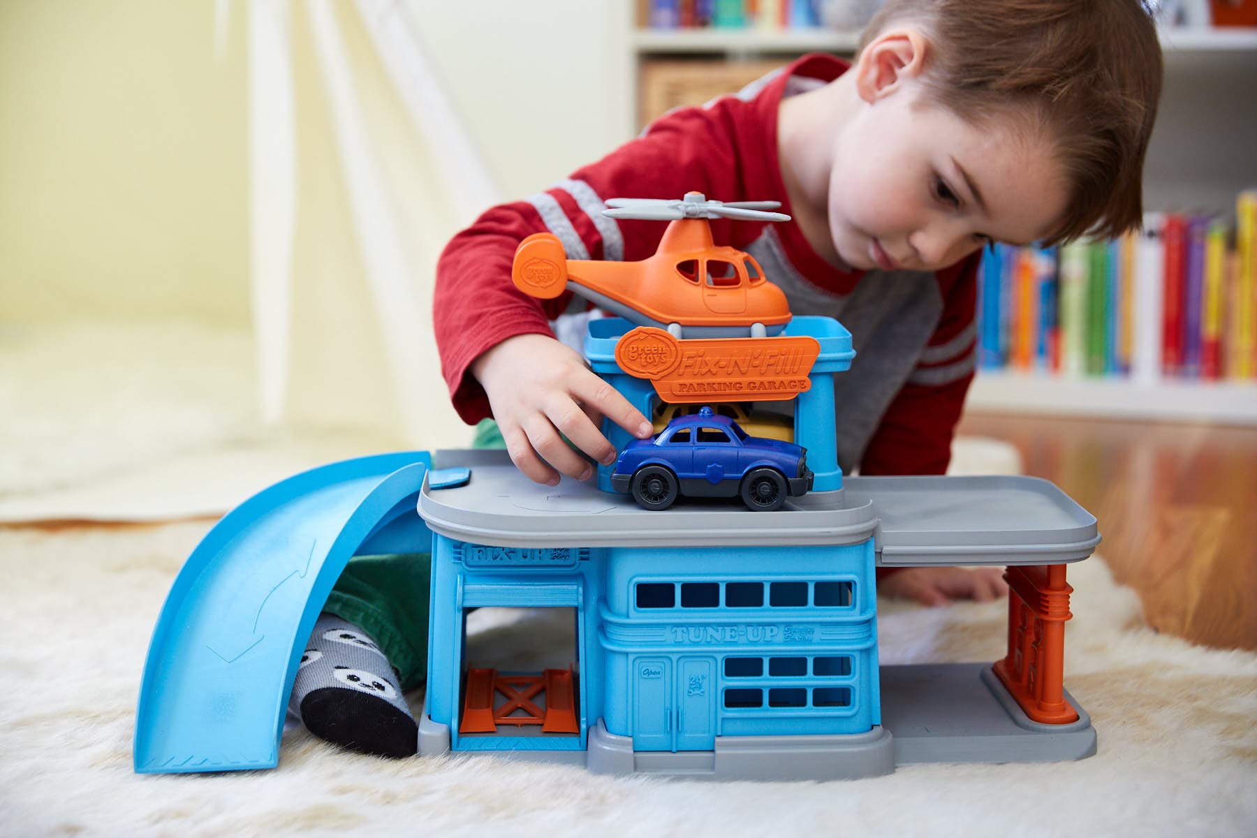 Green Toys Parking Garage - 5 Piece Pretend Play, Motor Skills, Language & Communication Kids Role Play Toy Playset. No BPA, phthalates, PVC. Dishwasher Safe, Recycled Plastic, Made in USA. - Image 6